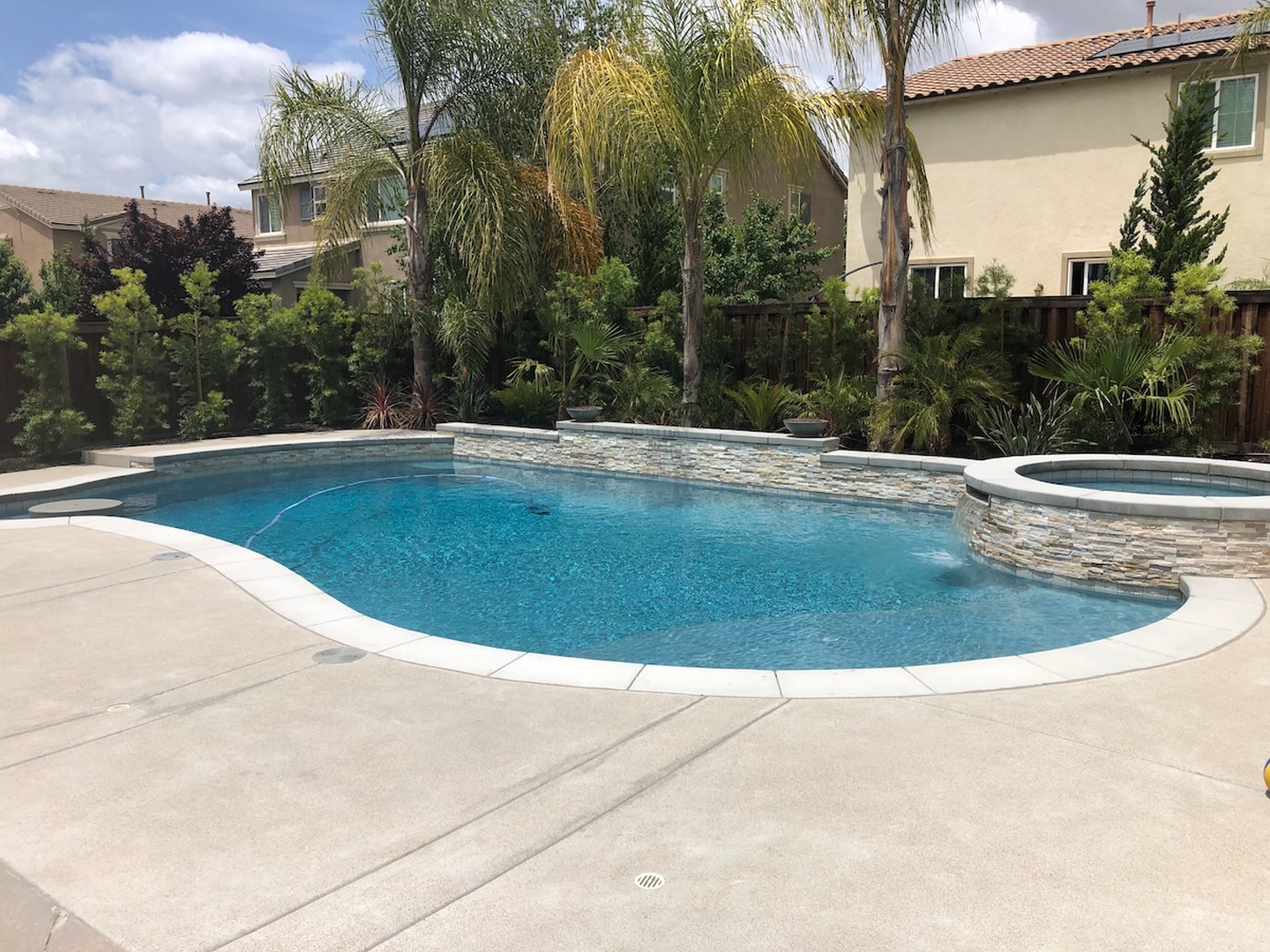 Taylor Made Pools Inc. Image
