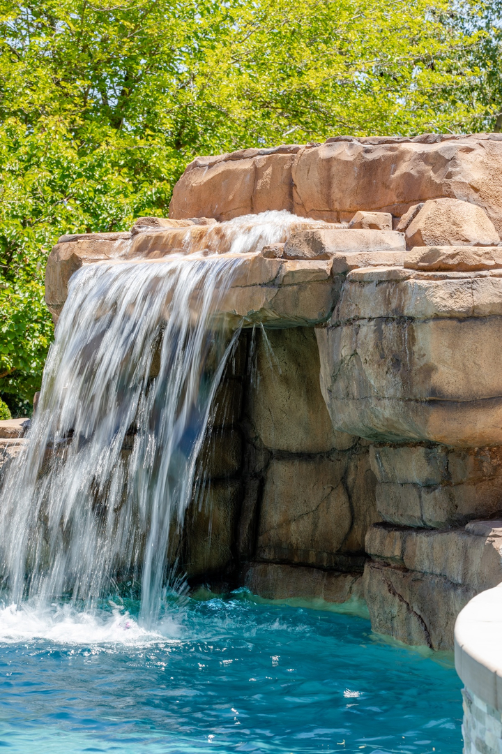 Taylor Made Pools Inc. Image