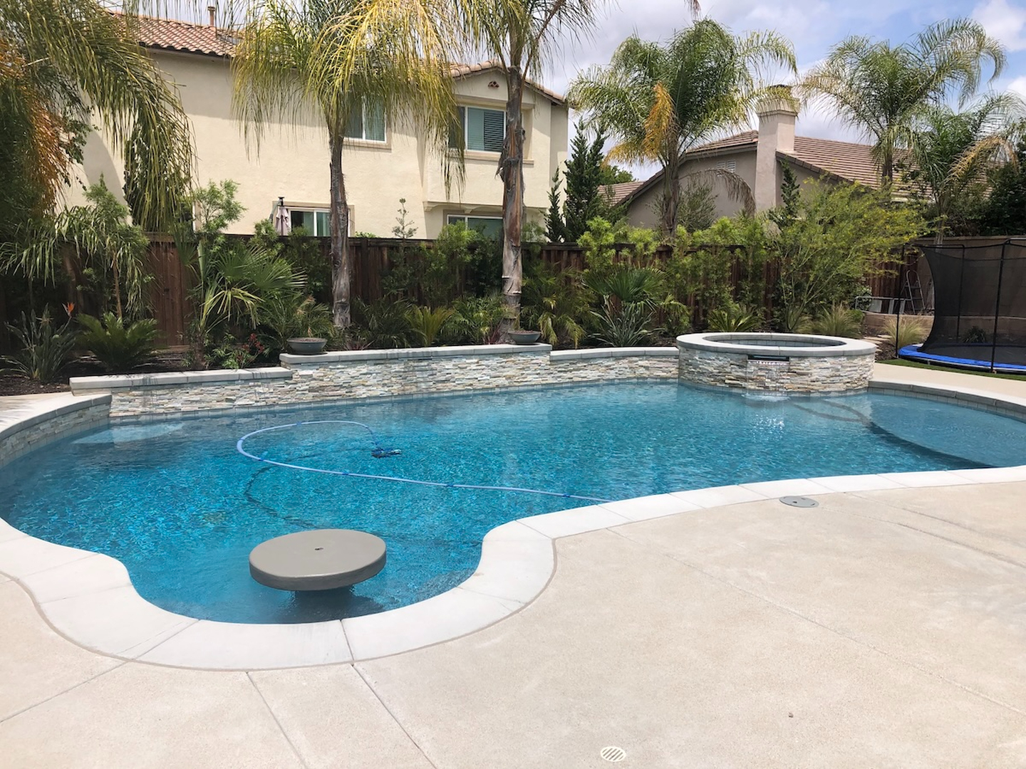 Taylor Made Pools Inc. Image