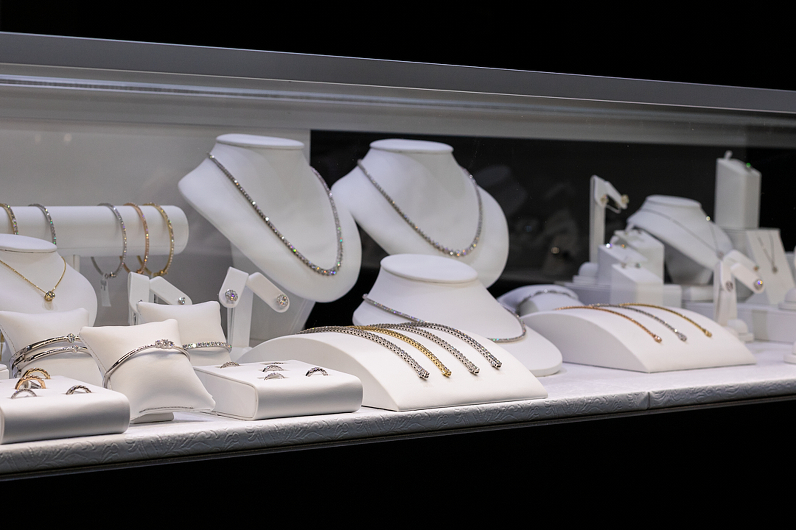 LeoDaniels Jewelers Image