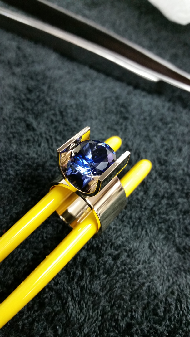 LeoDaniels Jewelers Image