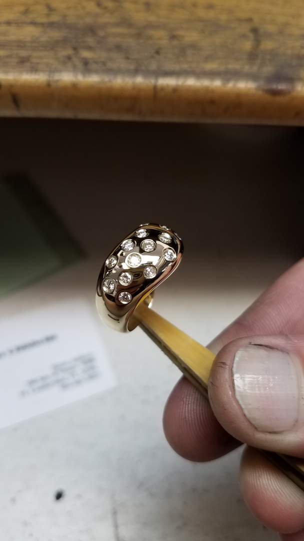 LeoDaniels Jewelers Image