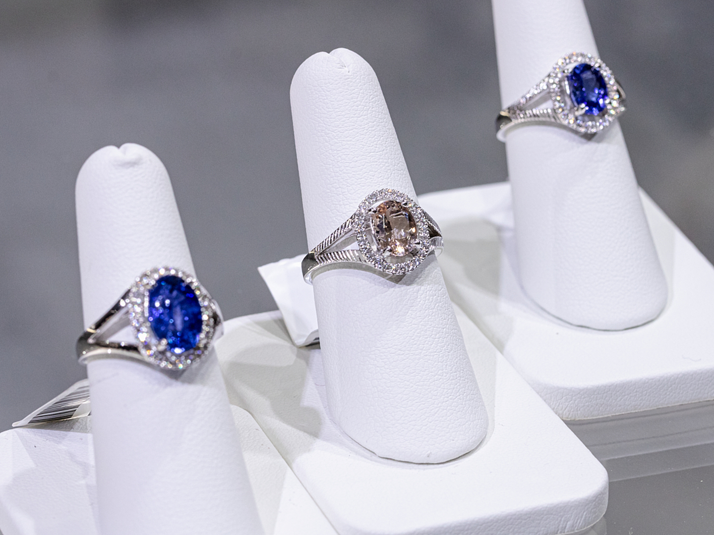 LeoDaniels Jewelers Image