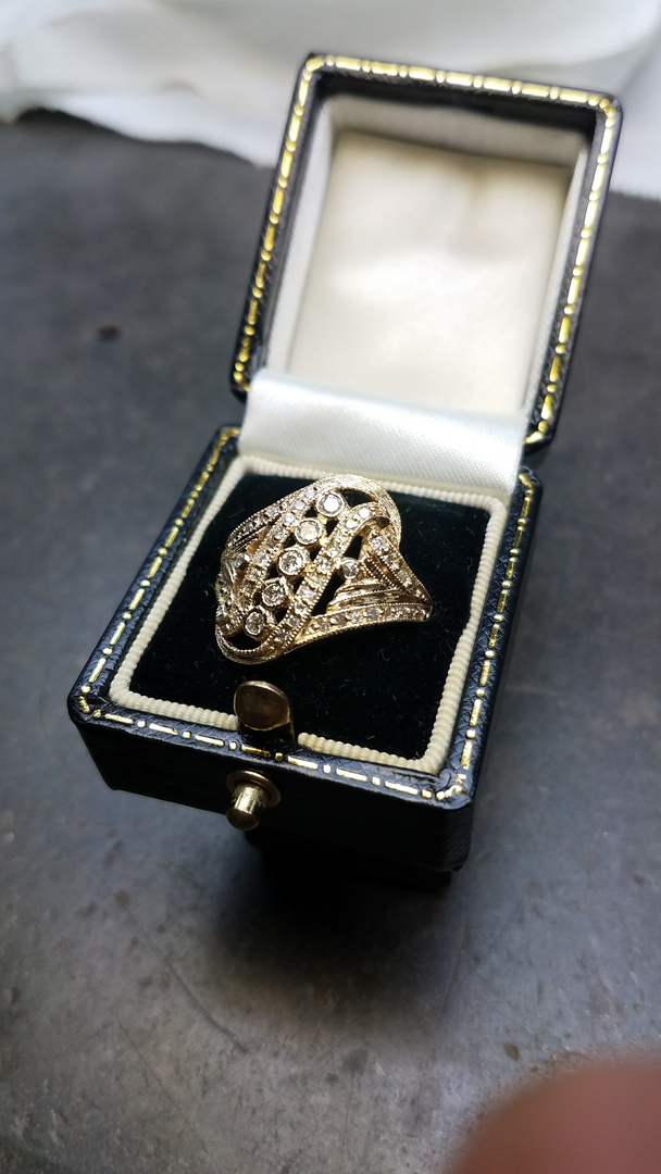 LeoDaniels Jewelers Image