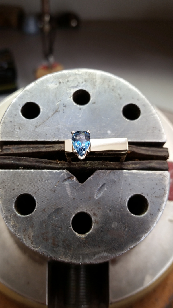 LeoDaniels Jewelers Image