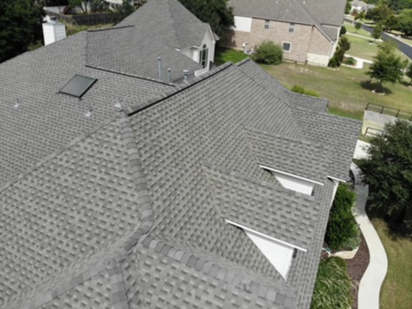 Juan Roofing Image