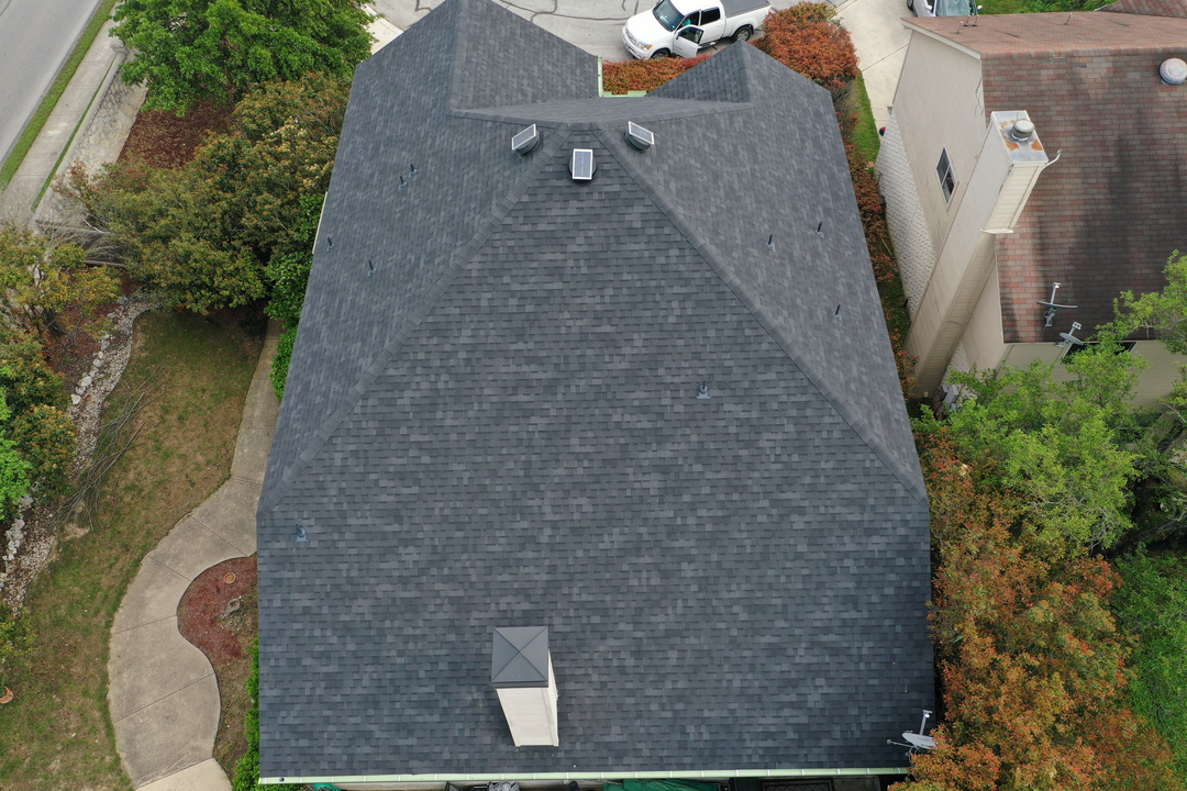 Juan Roofing Image