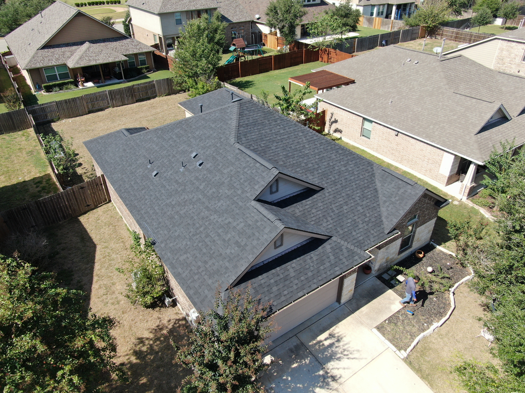 Juan Roofing Image