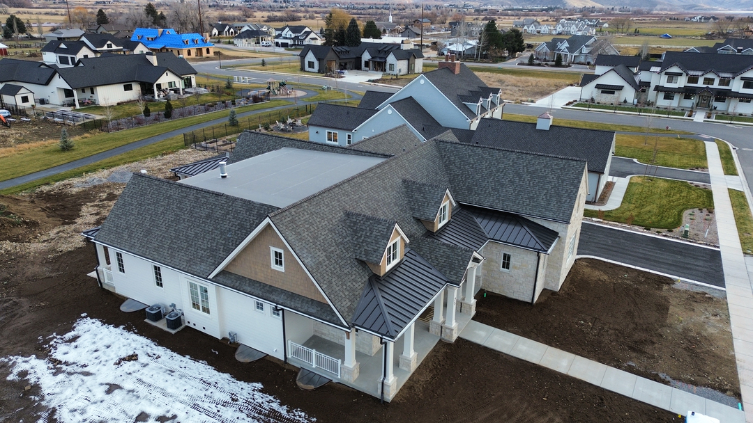 Top Grade Roofing LLC Logo