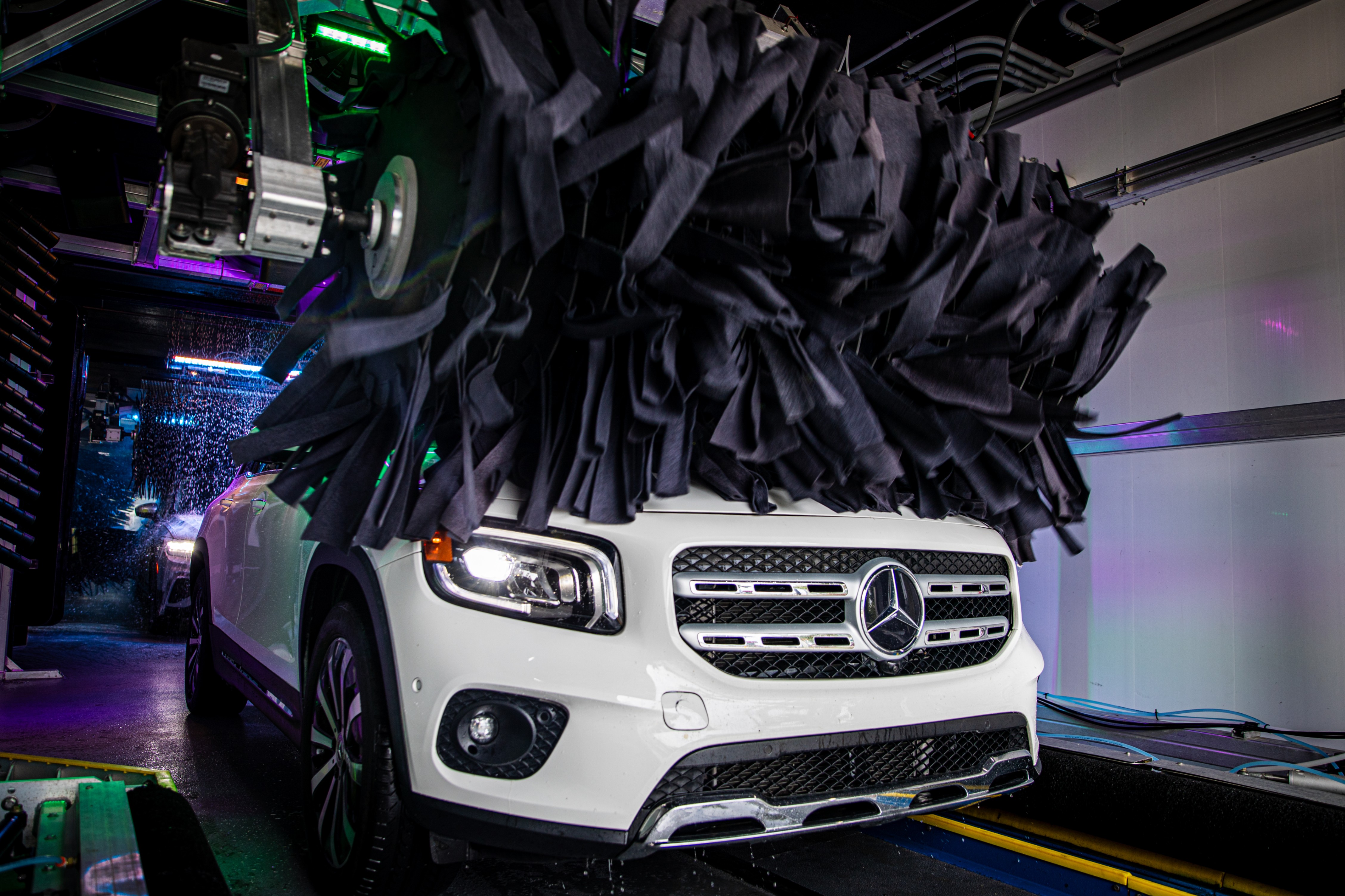 Ultra Car Wash Image