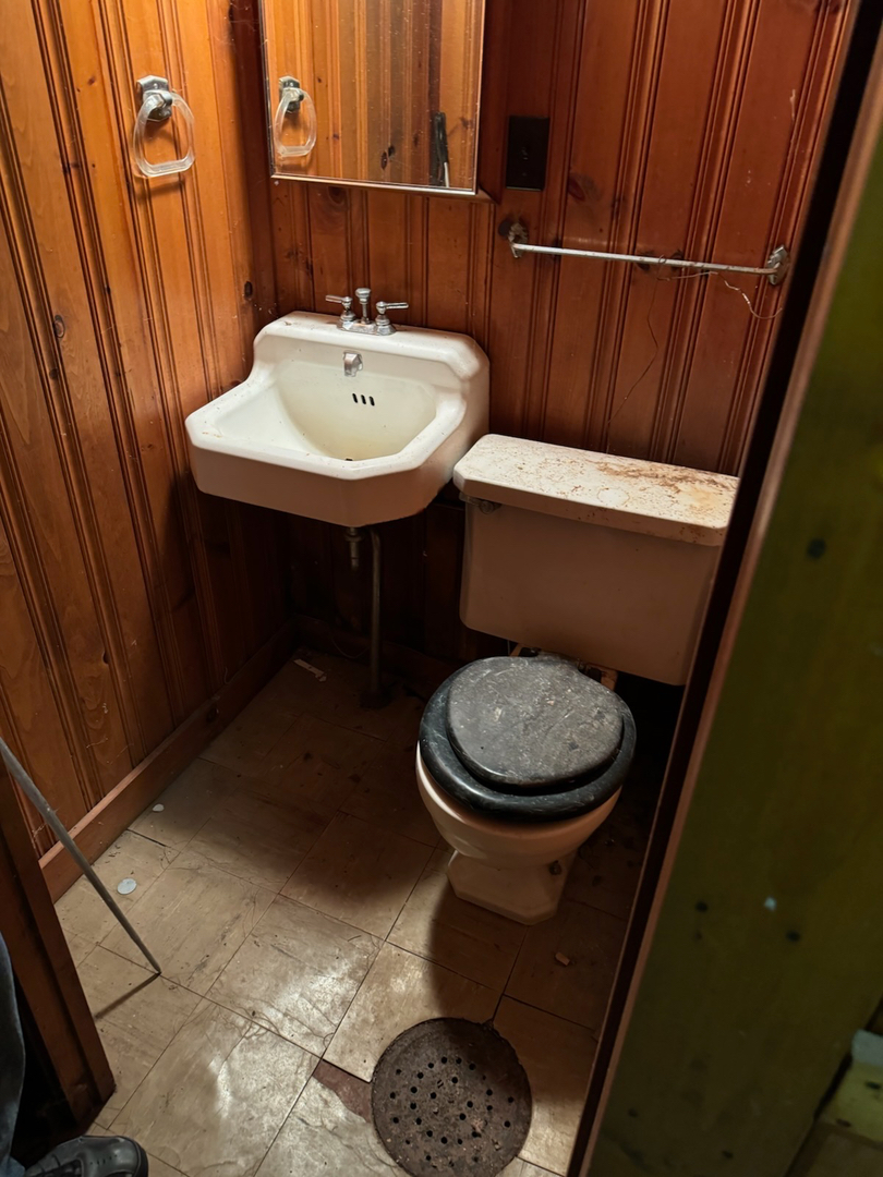 AceTrust Solutions, LLC Image