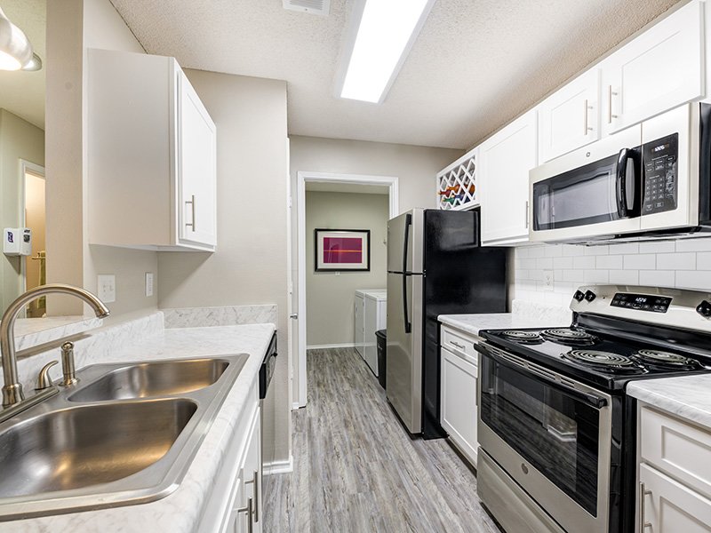 Crestview at Oakleigh Apartment Homes - Pensacola, FL