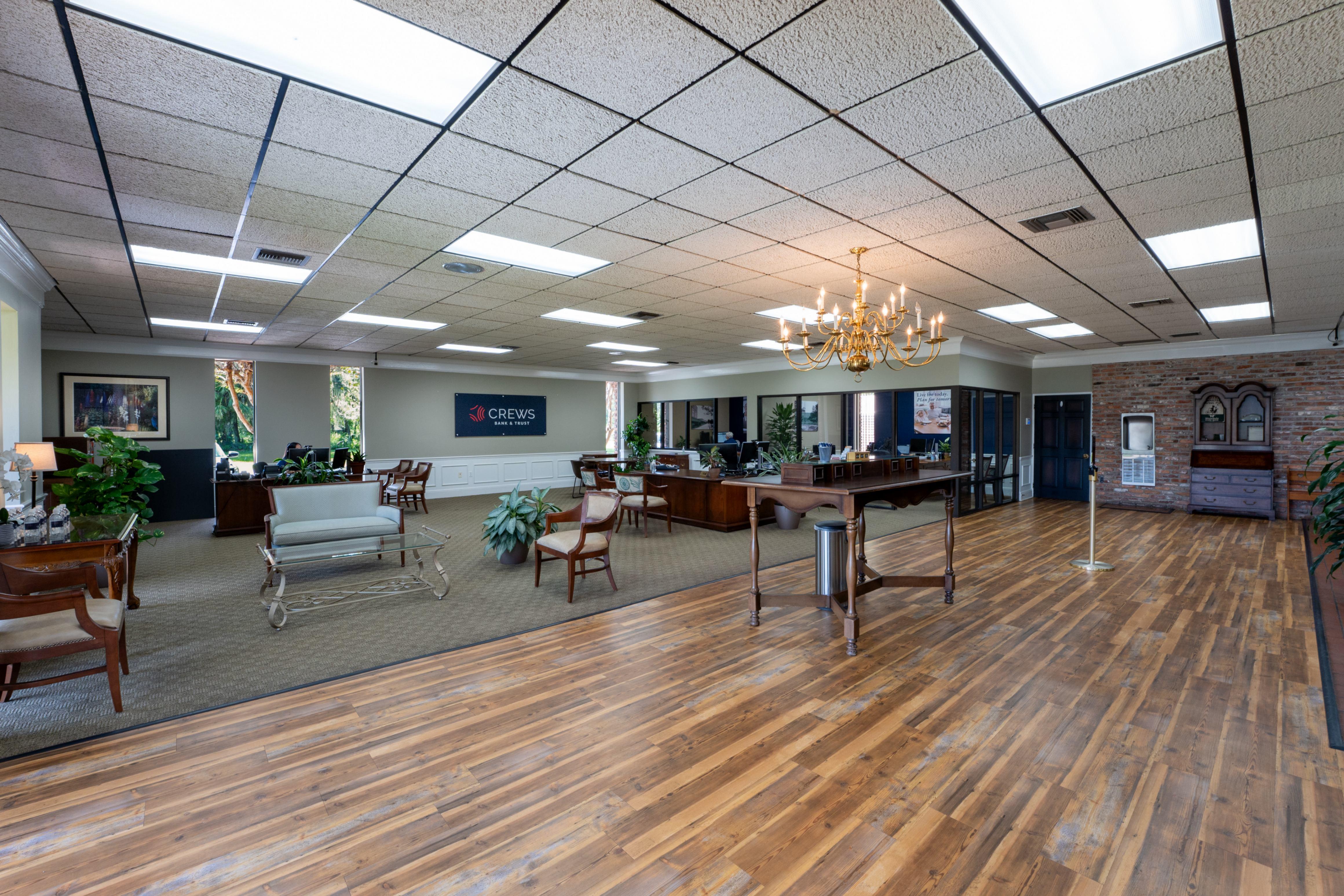 Crews Bank & Trust Image