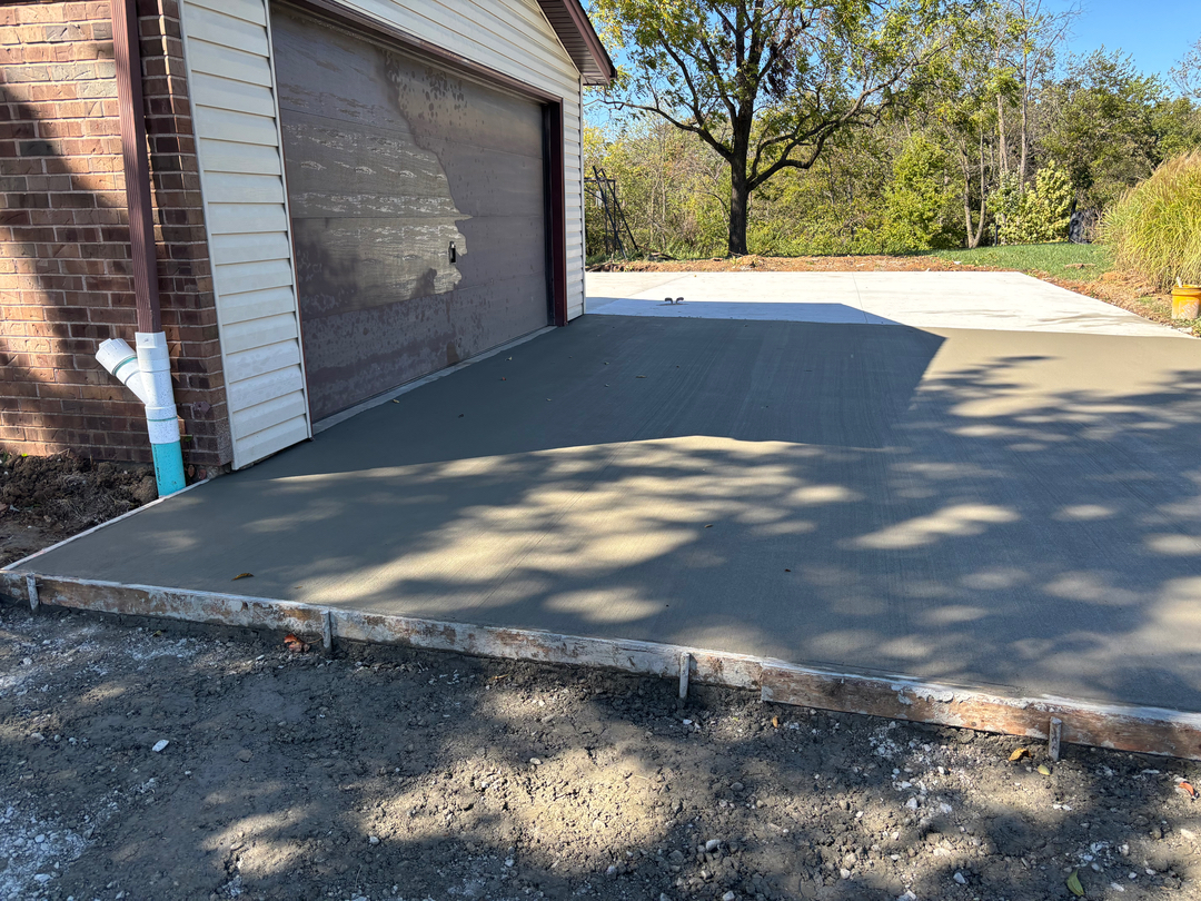 Custom Concrete & Truck Service Image