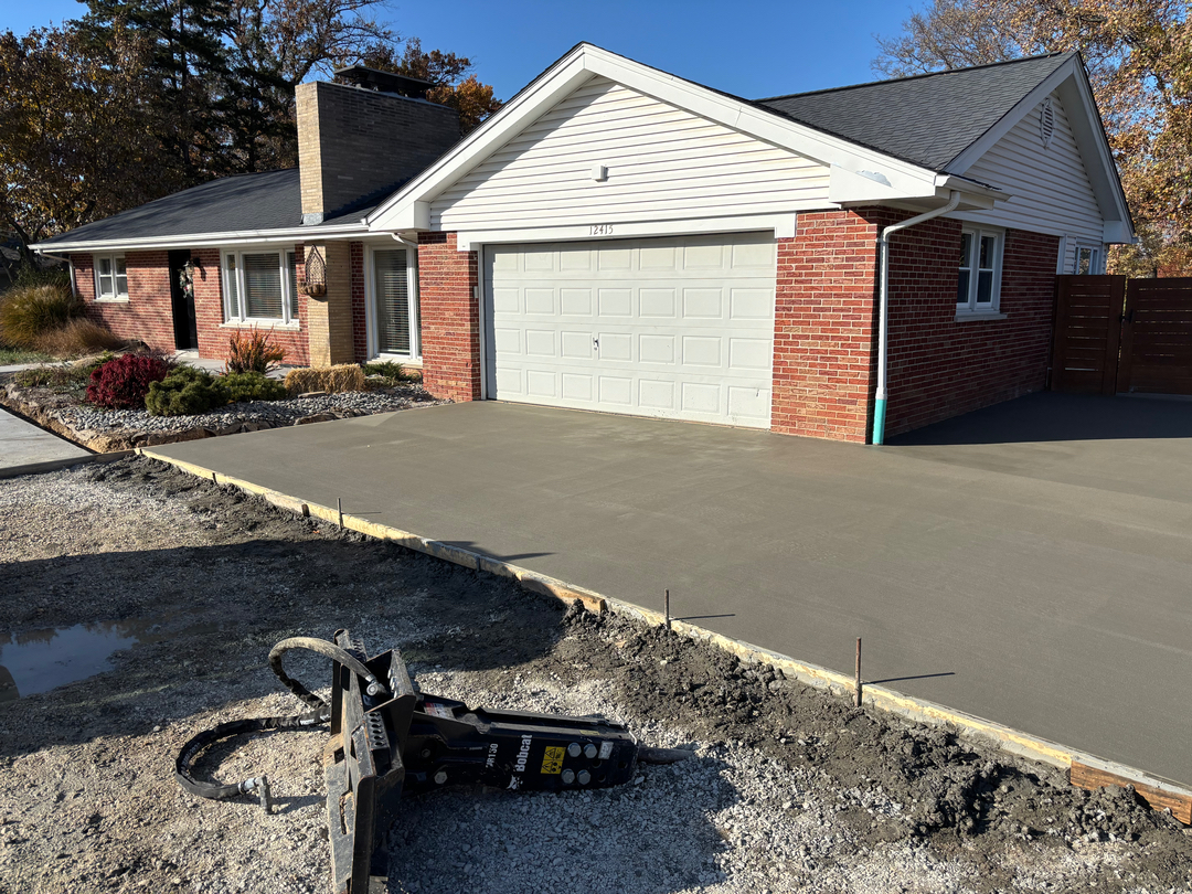 Custom Concrete & Truck Service Image