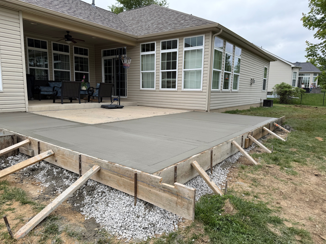 Custom Concrete & Truck Service Image