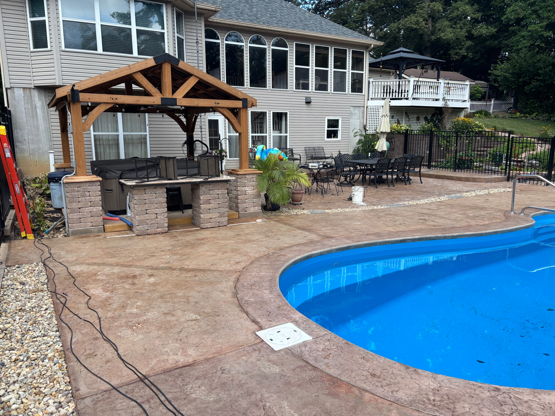 Custom Concrete & Truck Service Image
