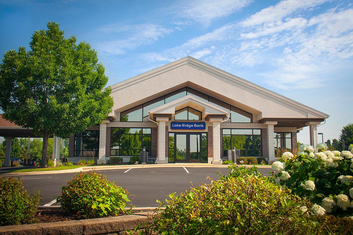 Lake Ridge Bank Logo