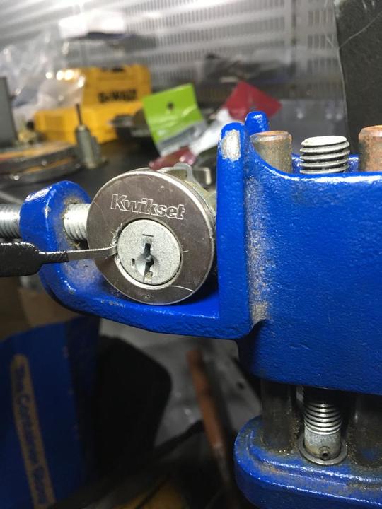 Armour Locksmith Image