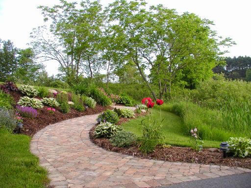 Berns Landscaping Image