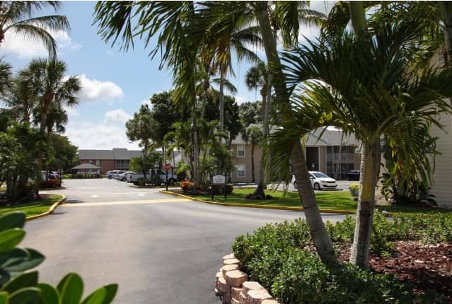 Cypress West Apartment Homes - Fort Myers, FL