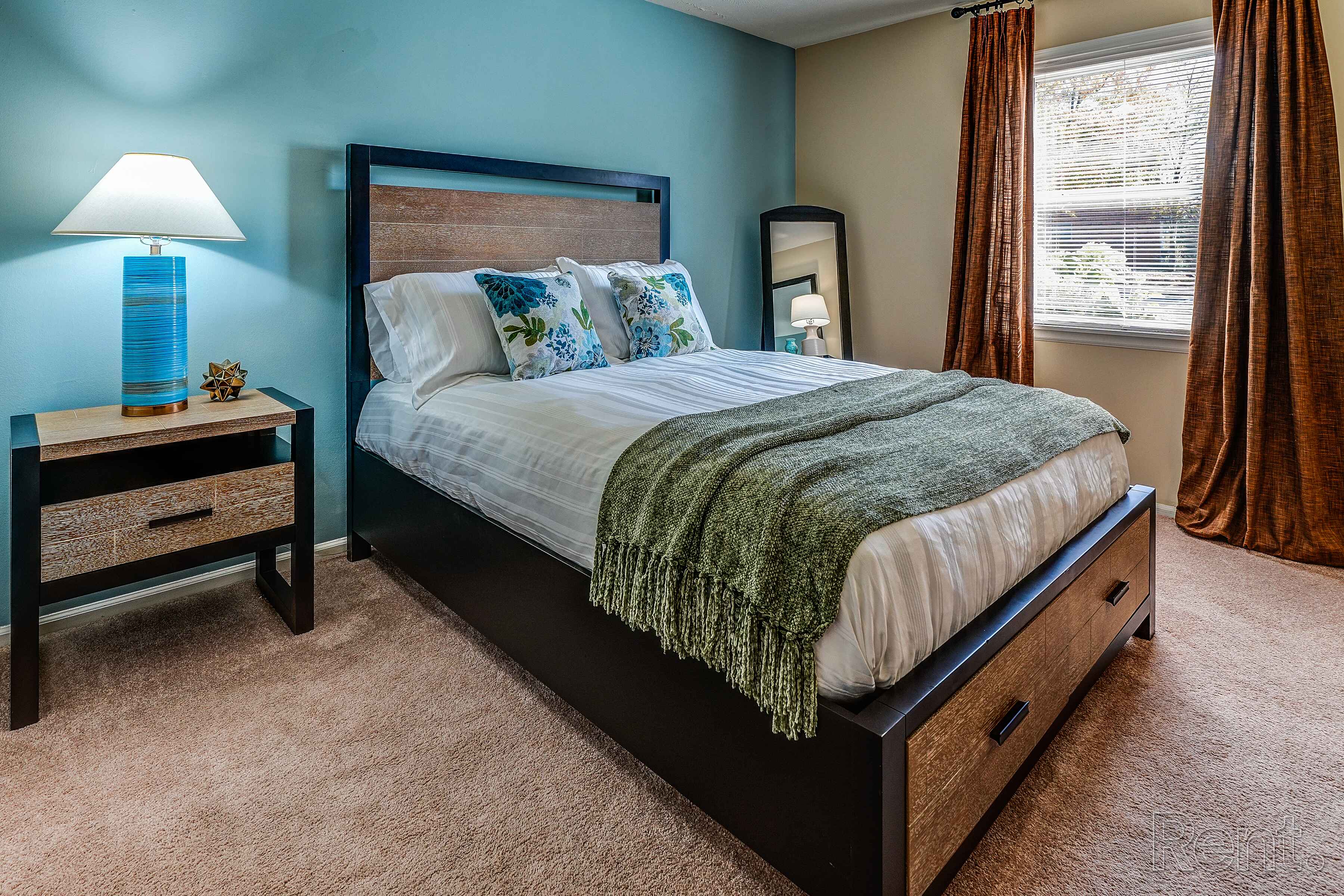 Lions Creek Apartments Image