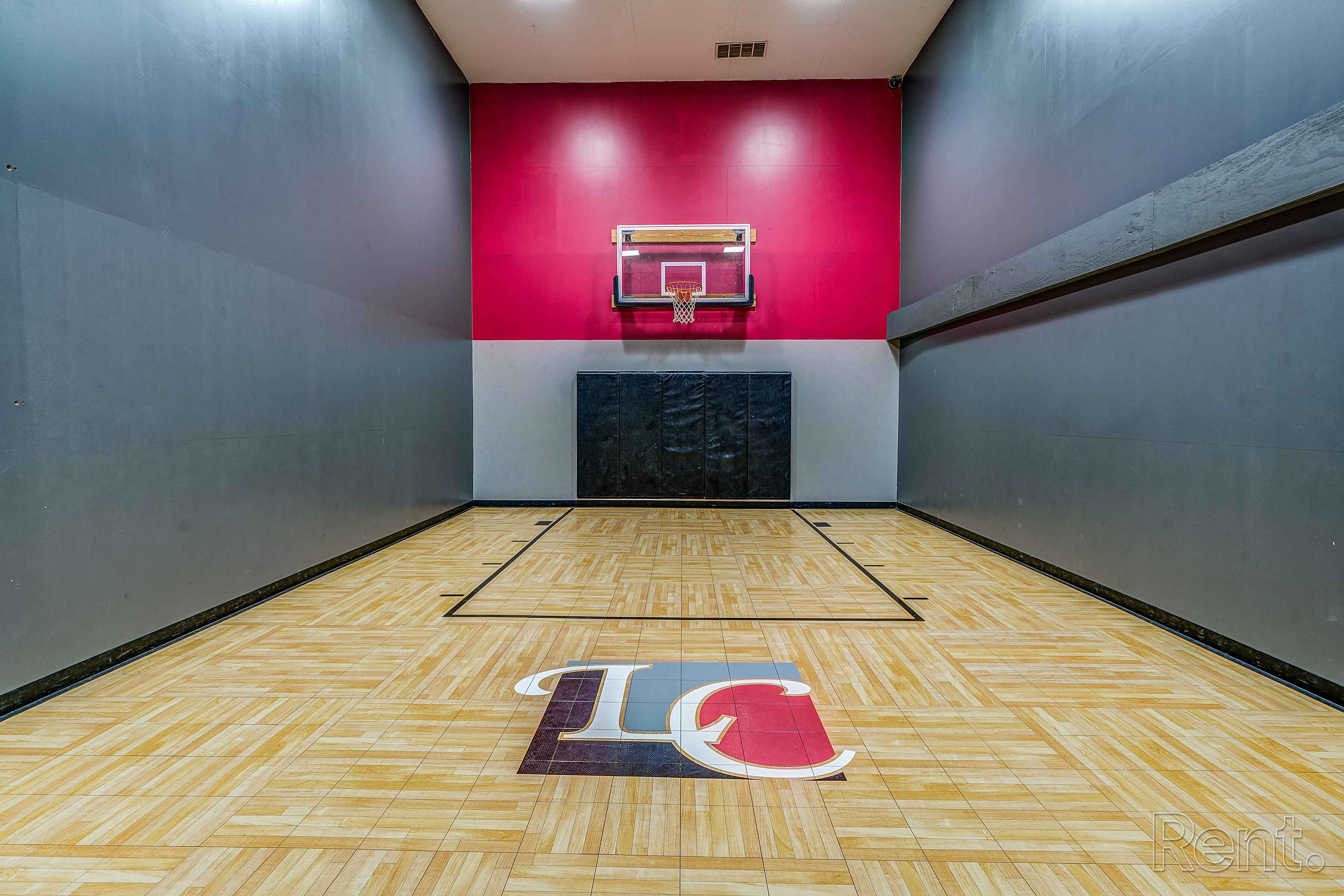 Lions Creek Apartments Image