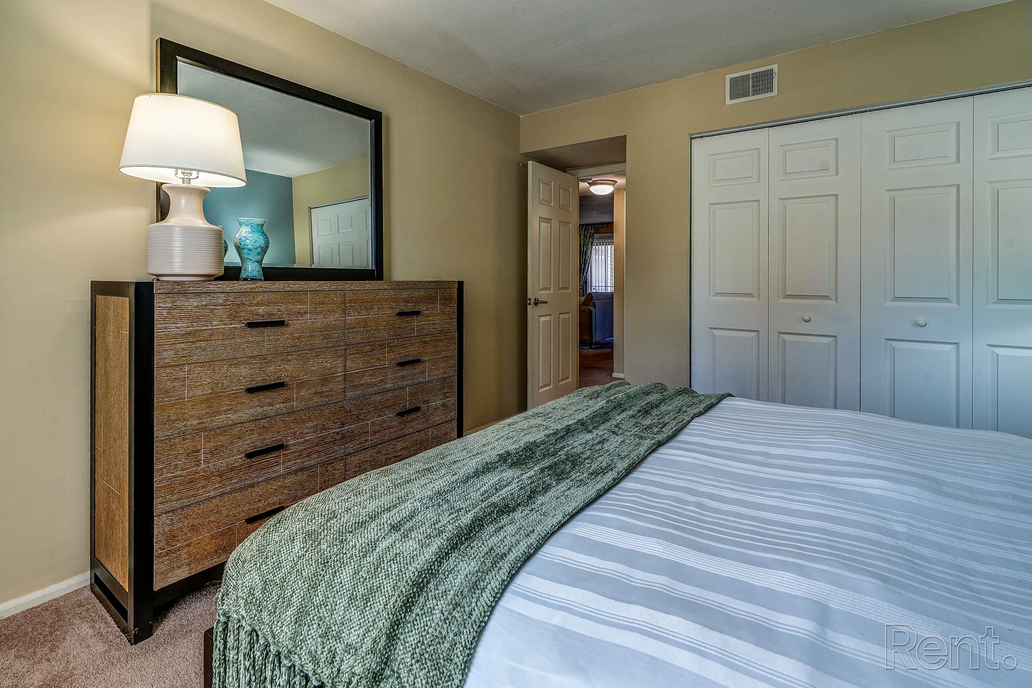 Lions Creek Apartments Image