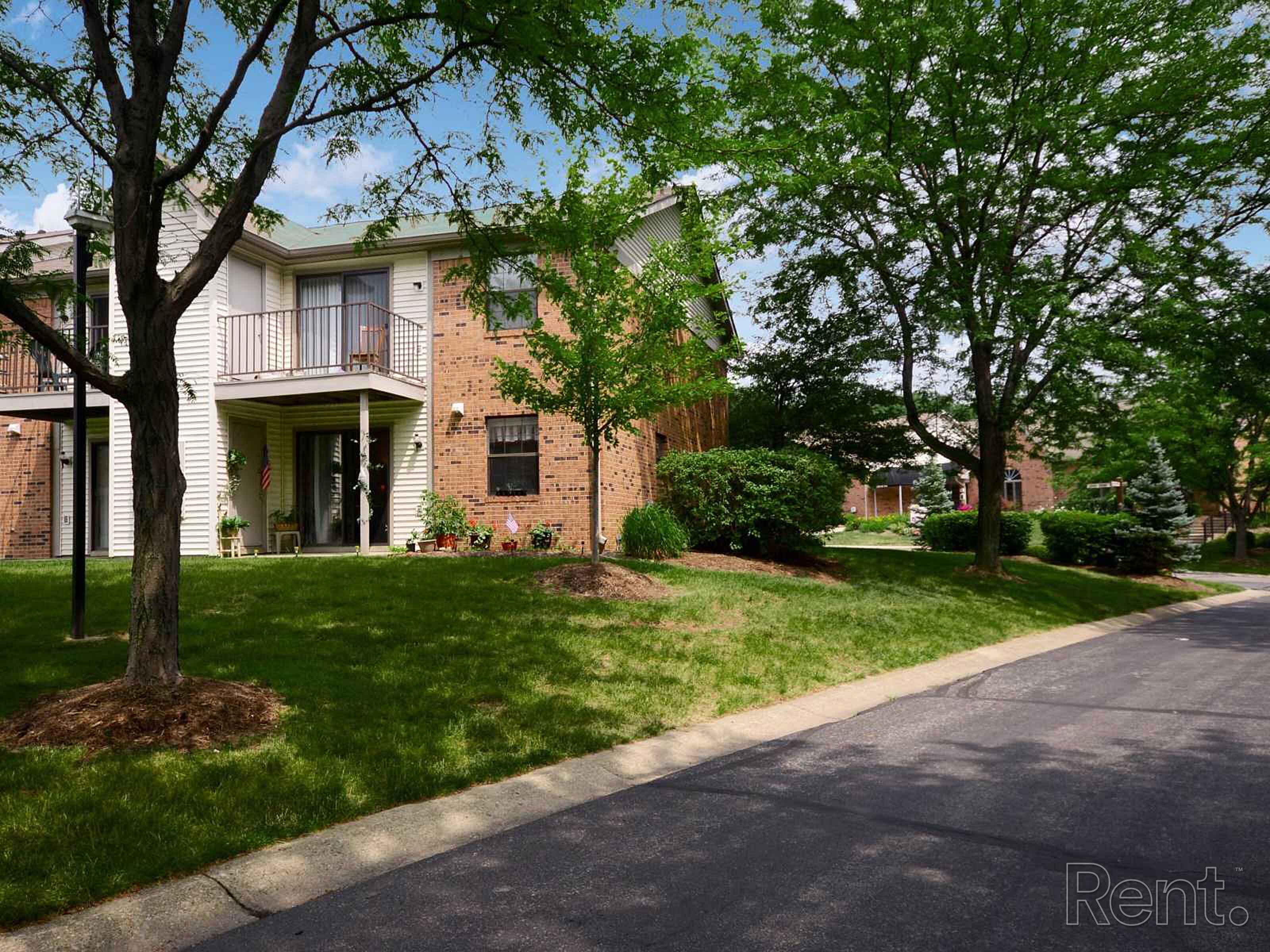 Lions Creek Apartments Image