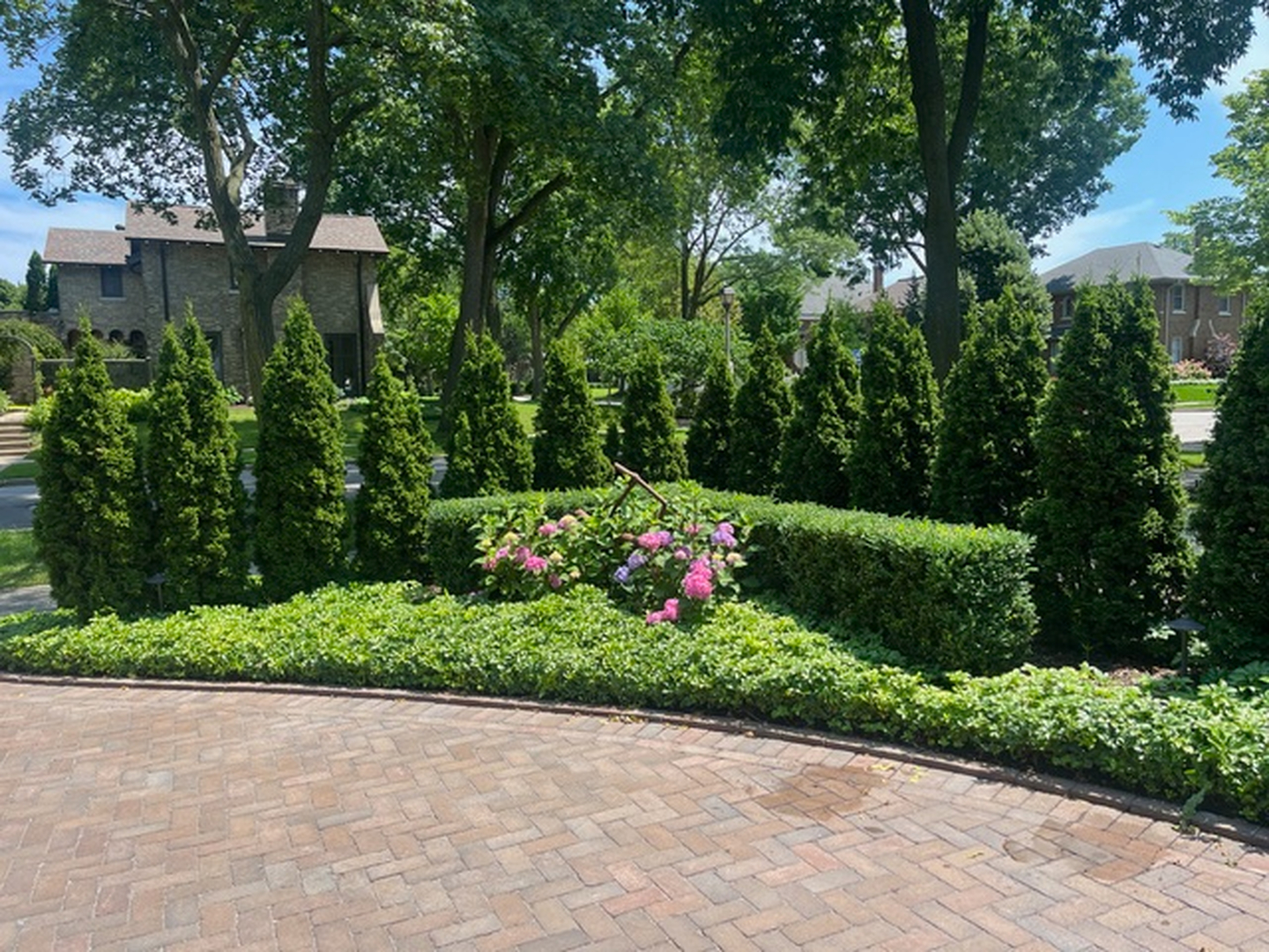 Milwaukee Landscape & Design Image