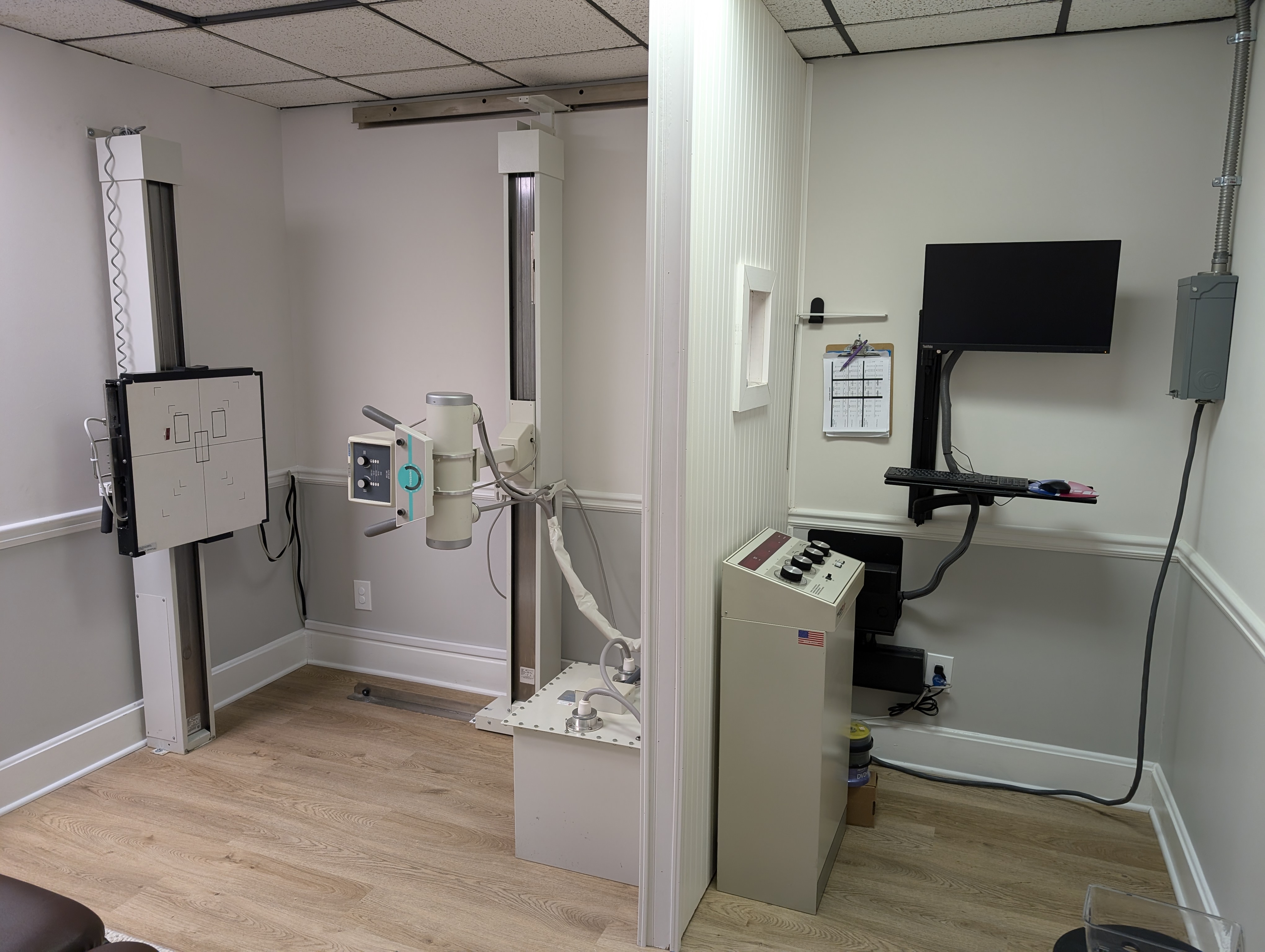 Peachy Keen Chiropractic, Dr. Maggie Sliwka Logo