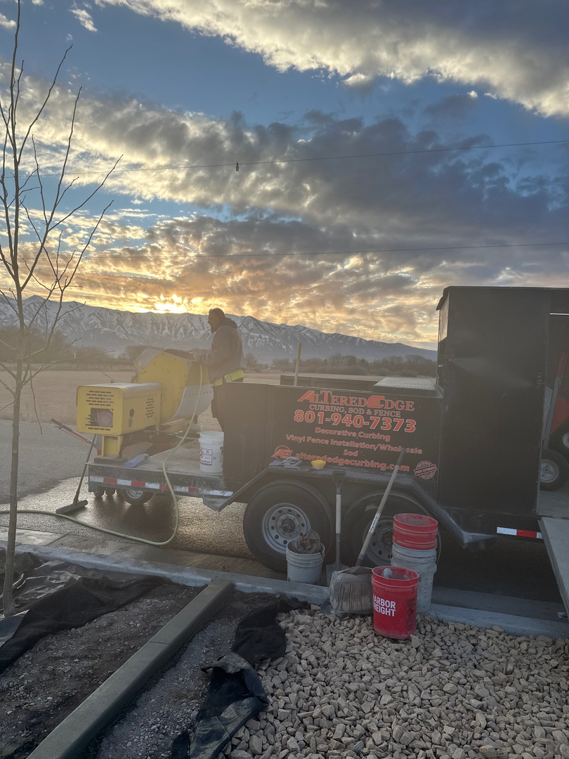 Altered Edge Curbing Image