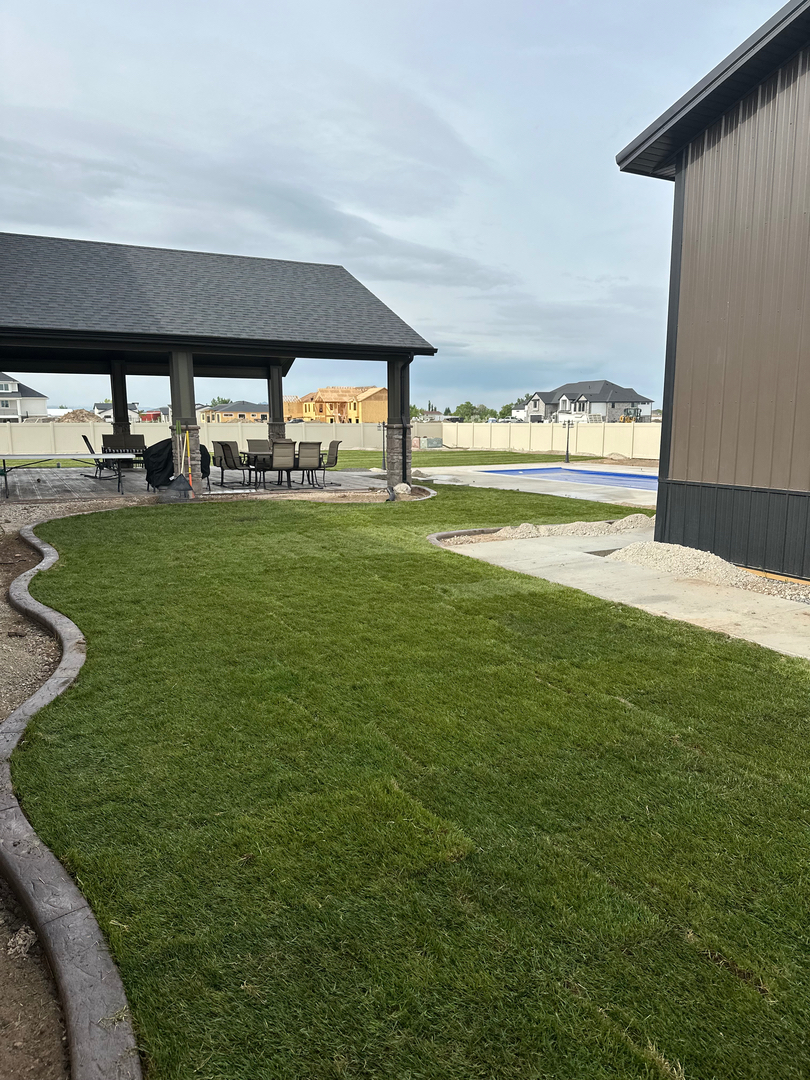 Altered Edge Curbing Image