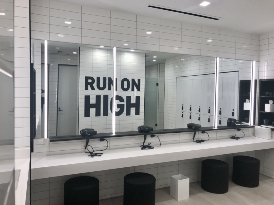 Glasshopper Schor Glass Image