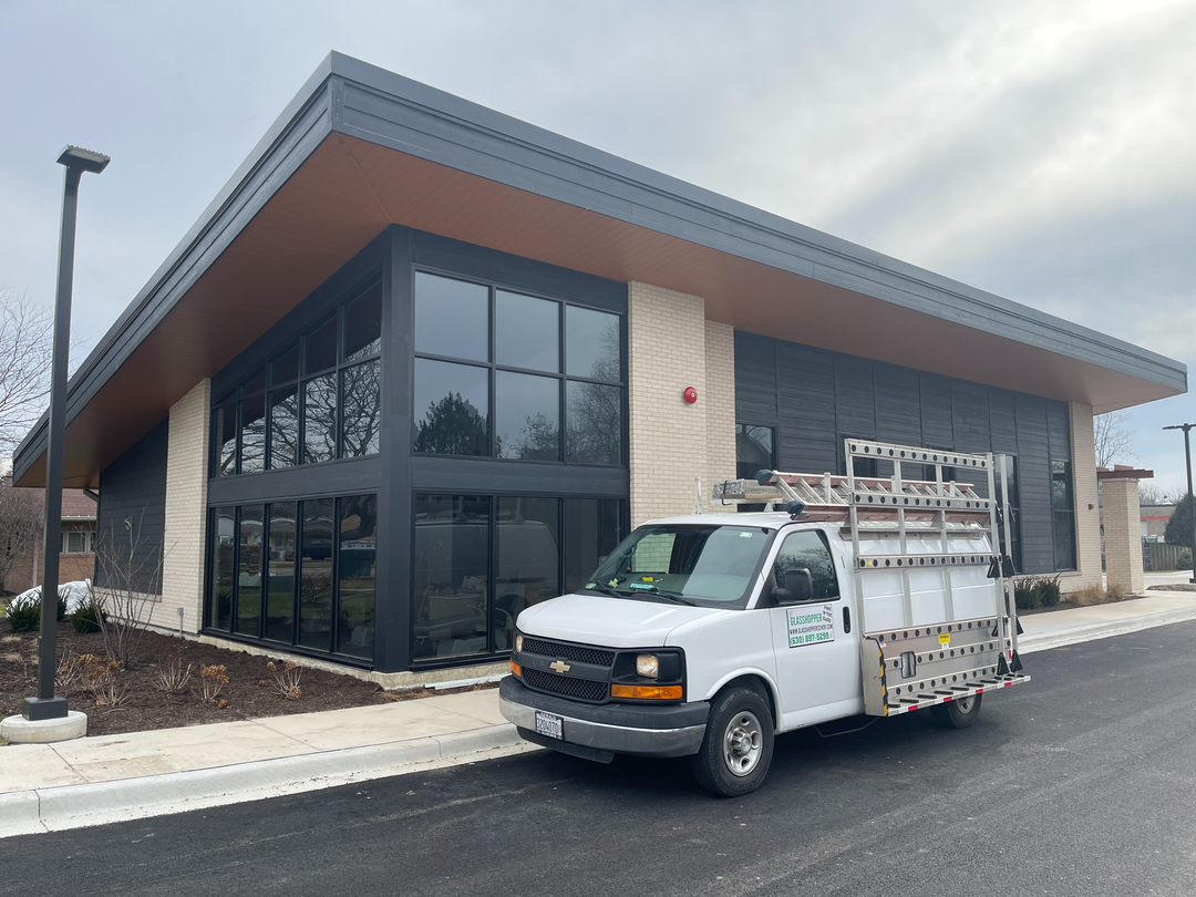 Glasshopper Schor Glass Image