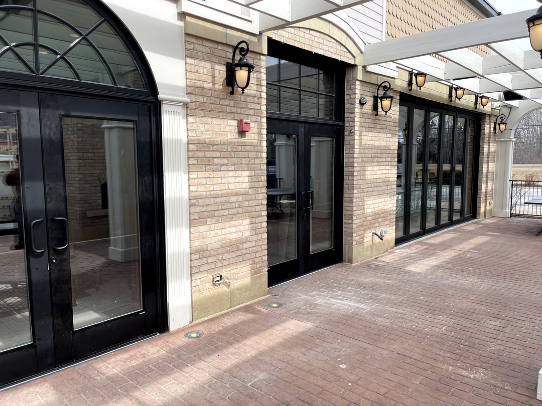 Glasshopper Schor Glass Image