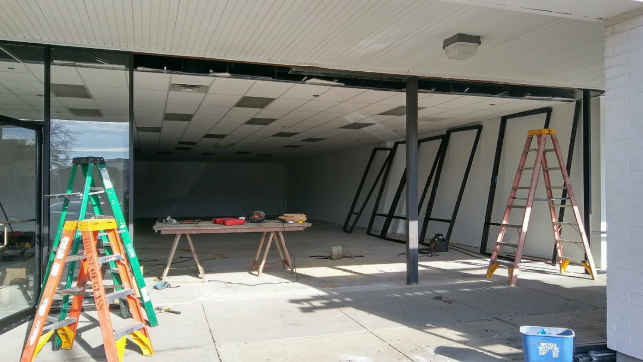 Glasshopper Schor Glass Image