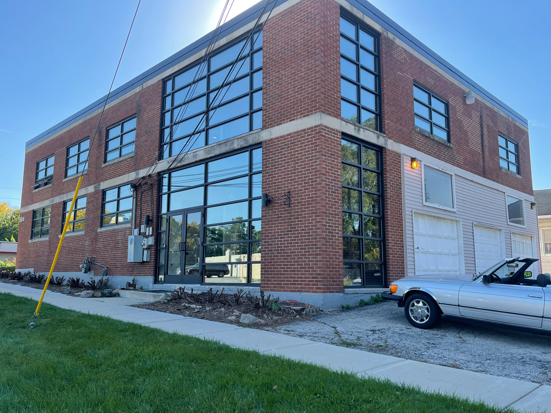 Glasshopper Schor Glass Image