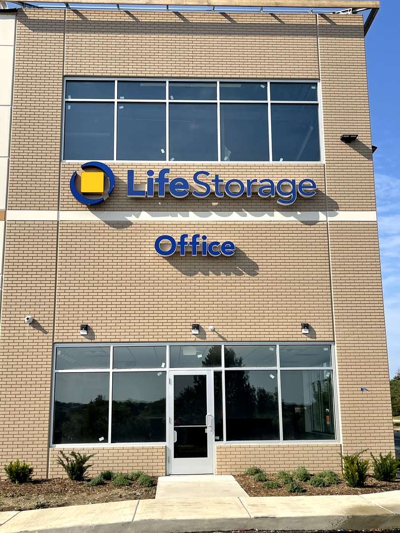 Glasshopper Schor Glass Image