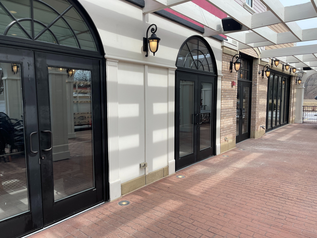 Glasshopper Schor Glass Image