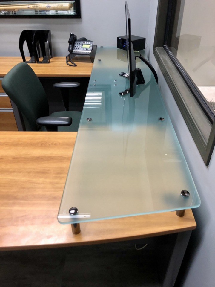 Glasshopper Schor Glass Image