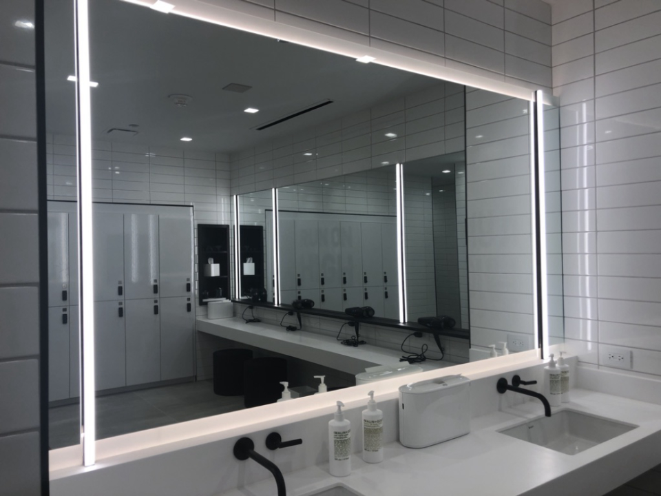 Glasshopper Schor Glass Image