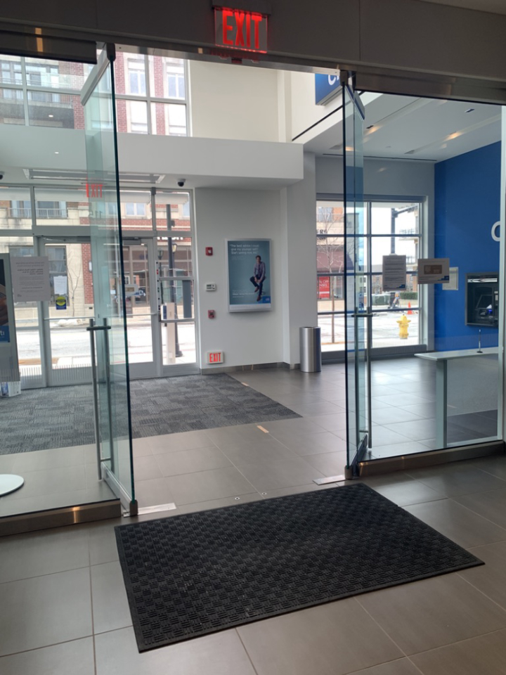 Glasshopper Schor Glass Image