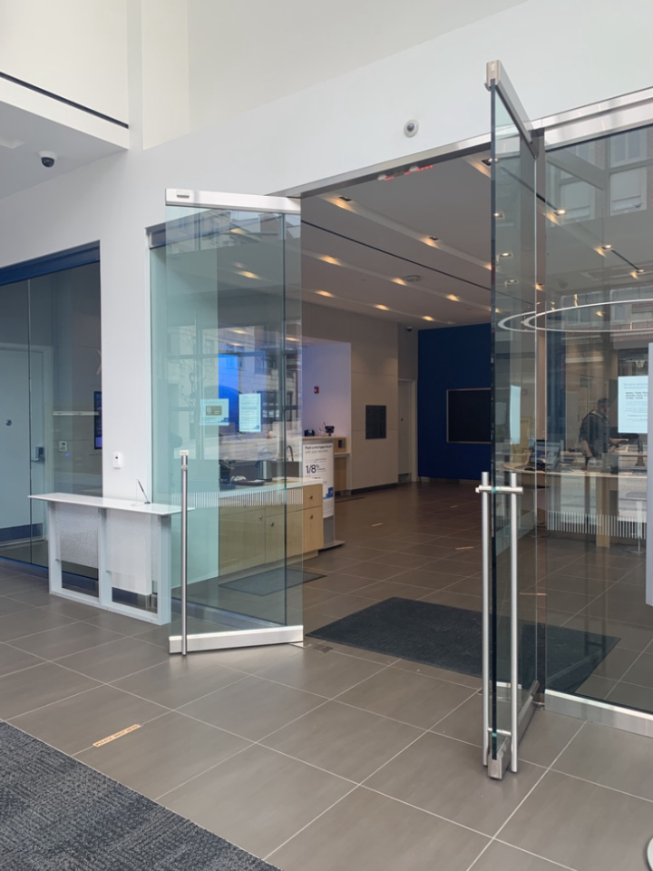 Glasshopper Schor Glass Image