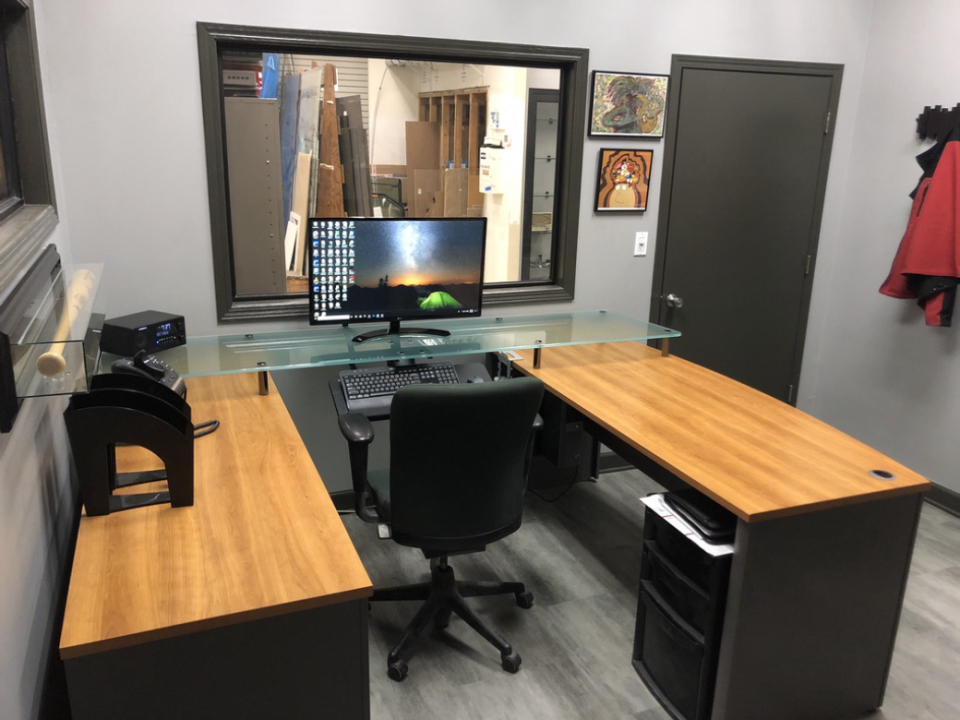 Glasshopper Schor Glass Image