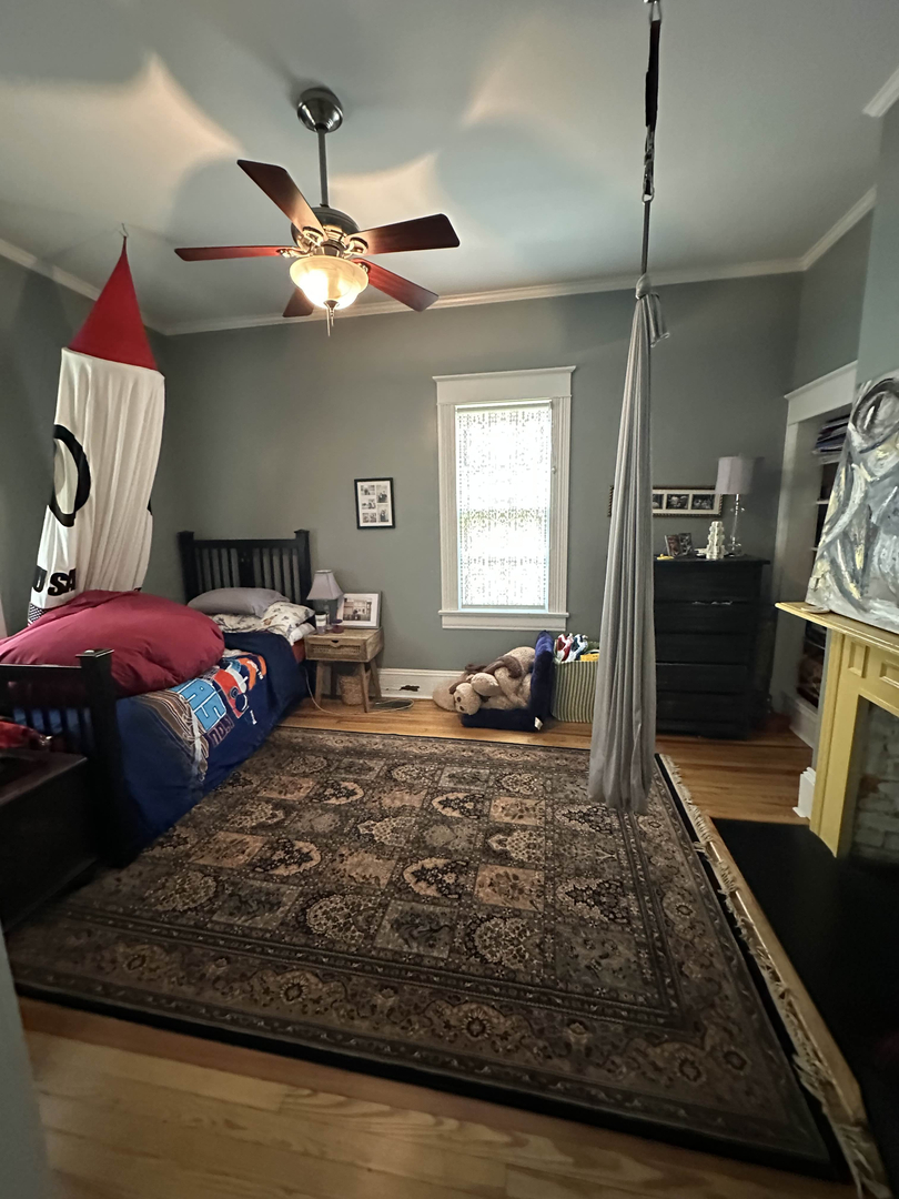 DJM Cleaning LLC Logo