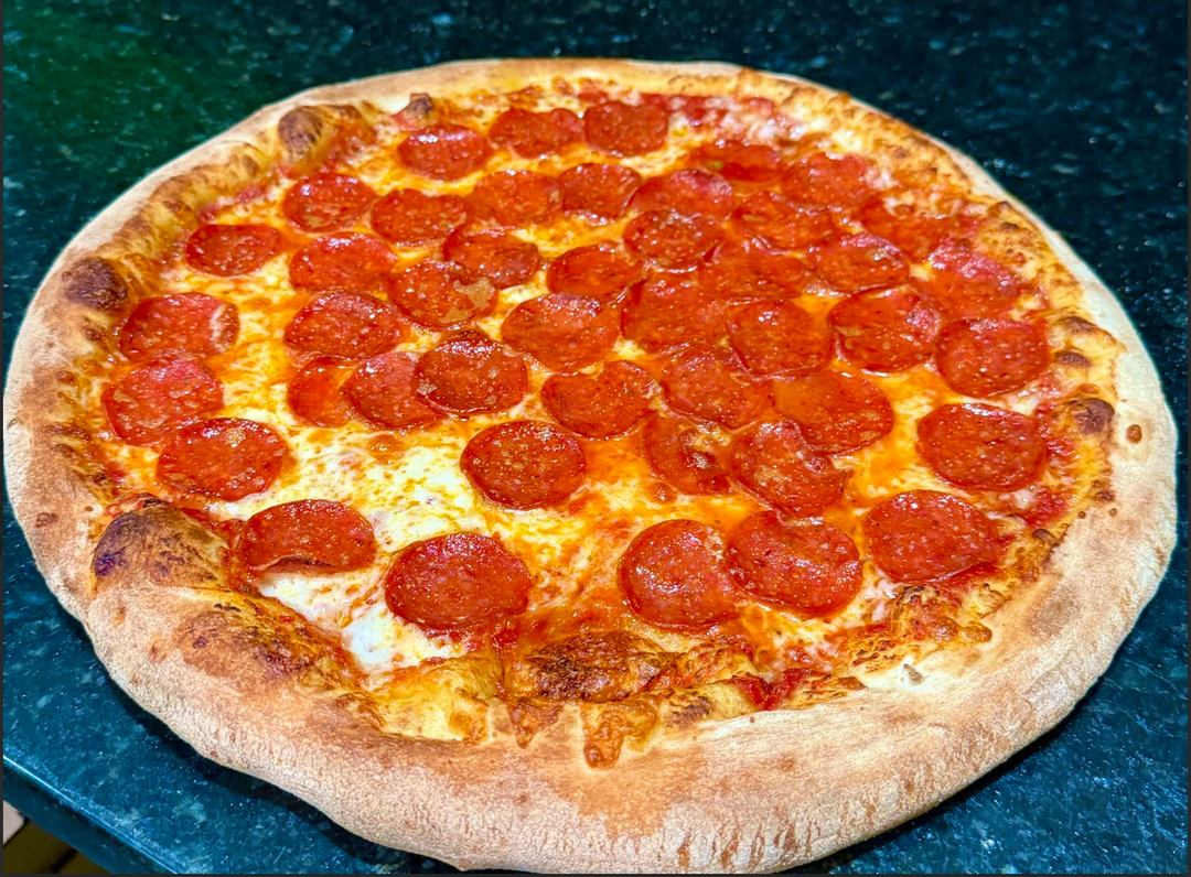 Pizzolis Pizzeria Image