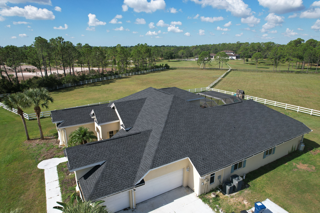 Pro Roofing Services Image