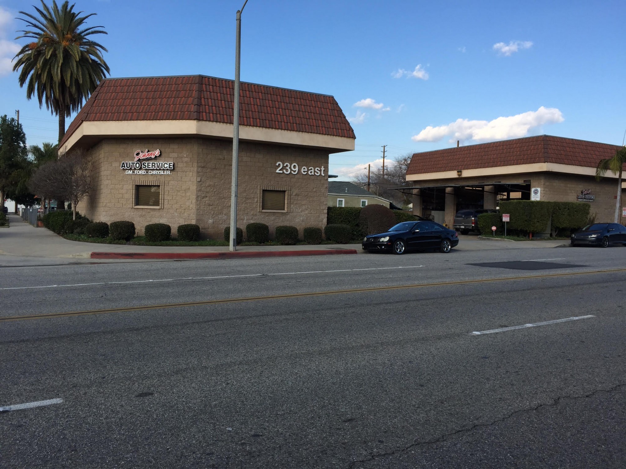 Johnny's Auto Service Image