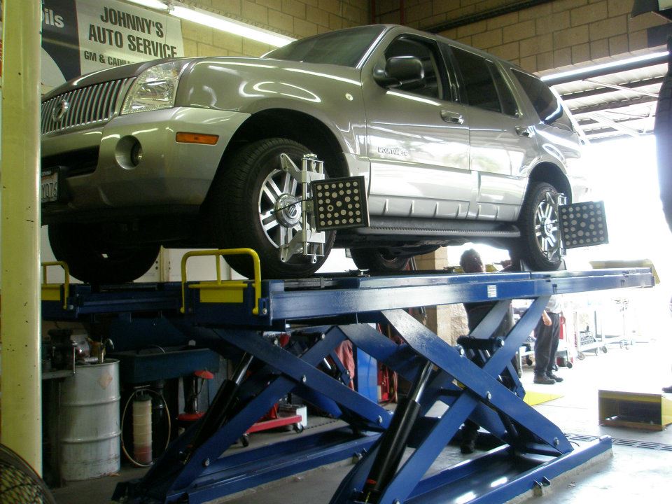 Johnny's Auto Service Image